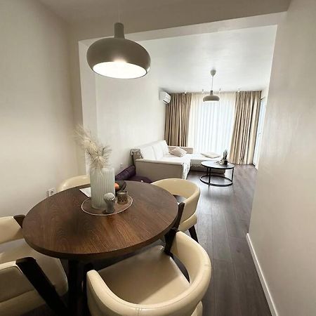 New Luxury Furnished Apartment - Beach, Varna Center & Fast Wi-Fi Kültér fotó
