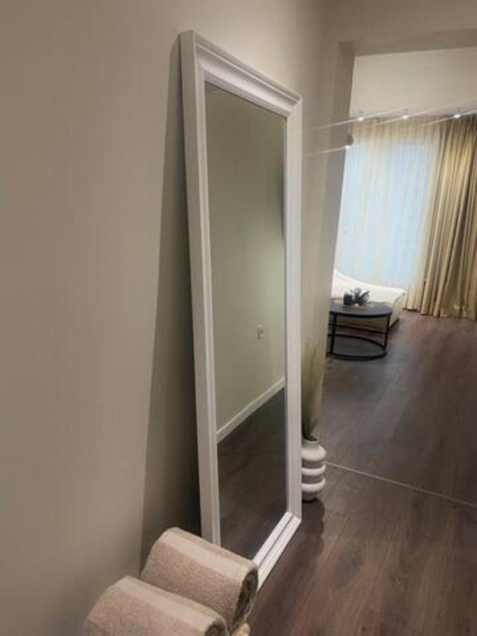 New Luxury Furnished Apartment - Beach, Varna Center & Fast Wi-Fi Kültér fotó