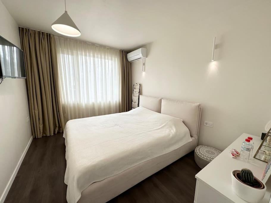 New Luxury Furnished Apartment - Beach, Varna Center & Fast Wi-Fi Kültér fotó
