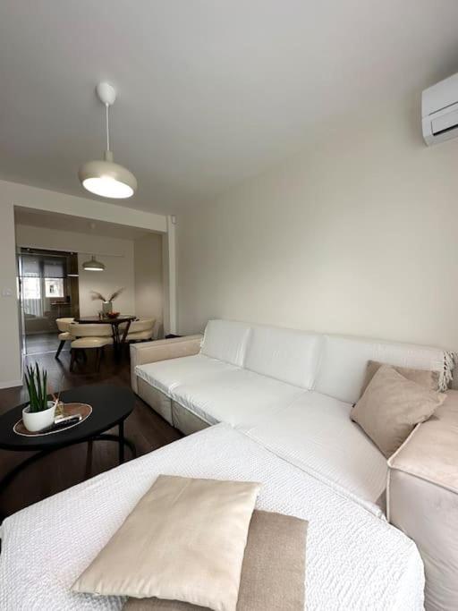 New Luxury Furnished Apartment - Beach, Varna Center & Fast Wi-Fi Kültér fotó