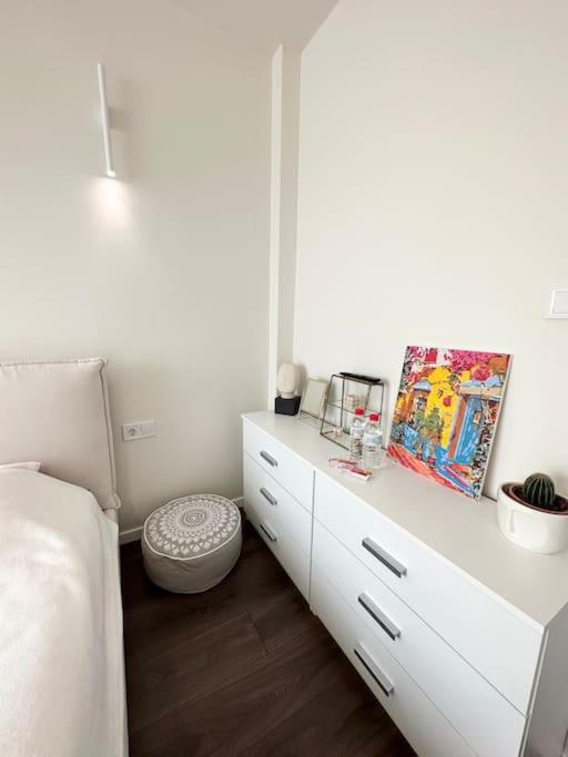 New Luxury Furnished Apartment - Beach, Varna Center & Fast Wi-Fi Kültér fotó